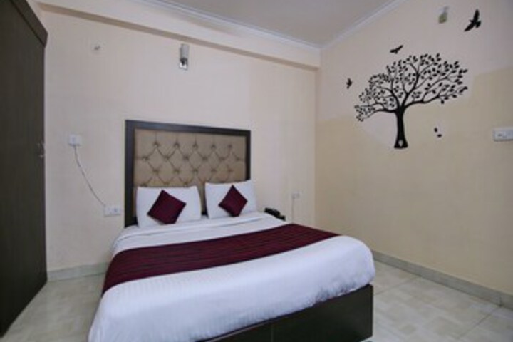 Room 18 of 26