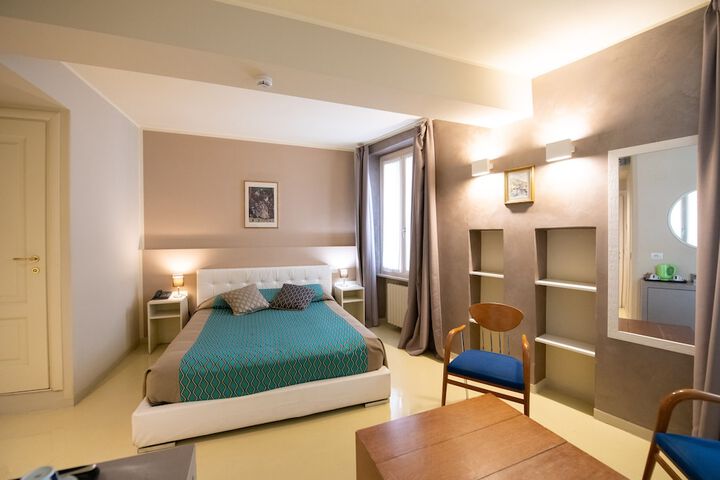 Room 26 of 121