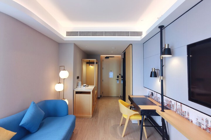 Room 17 of 67