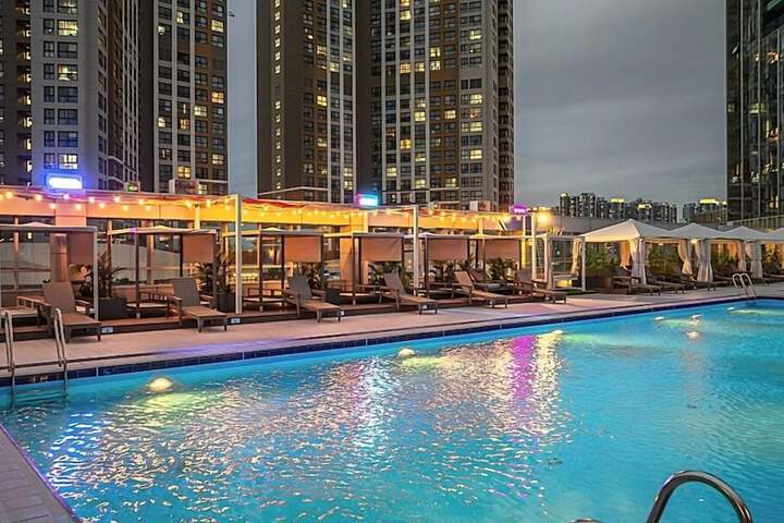 Pool 79 of 90