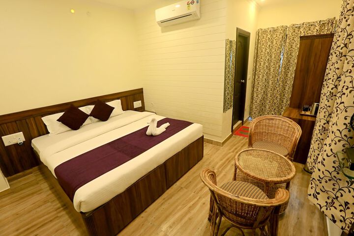 Room 4 of 39