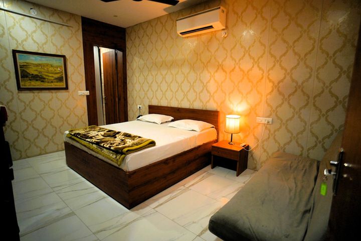 Room 19 of 79