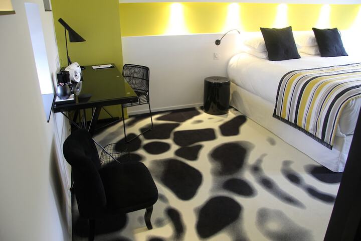 Room 10 of 101