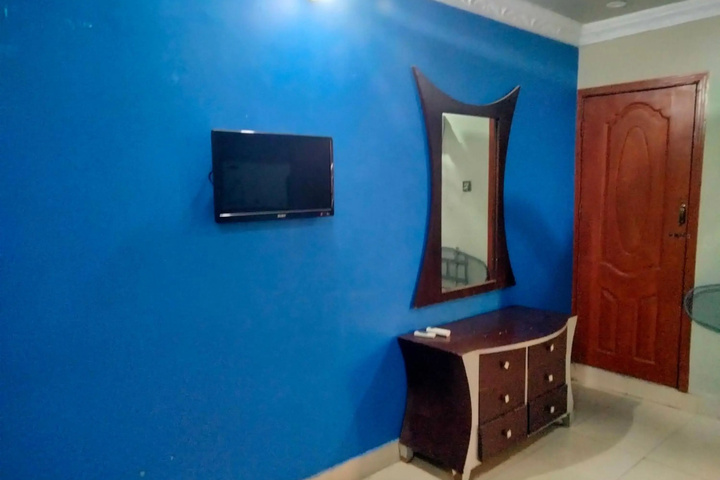 Room 3 of 12