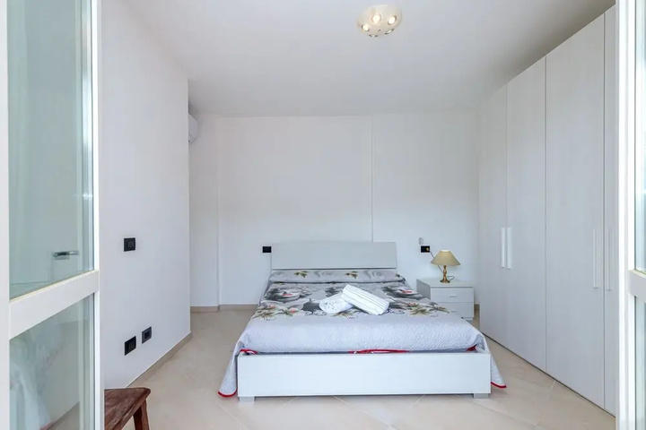Room 6 of 21