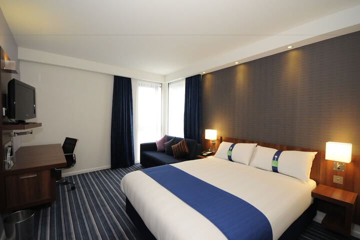 Room 12 of 81