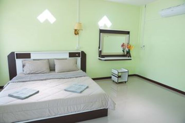 Room 18 of 29