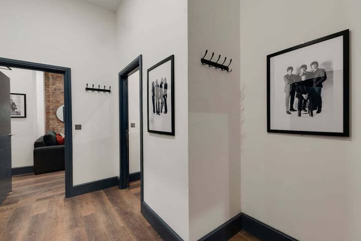 Room 53 of 81