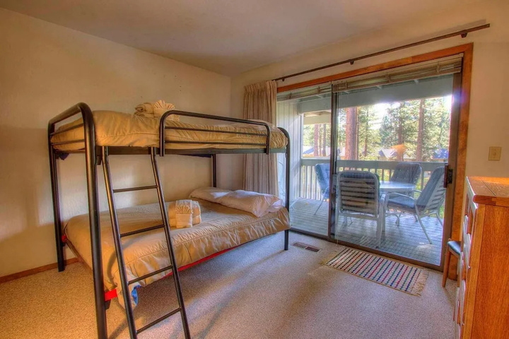 Ski Lake Lodge