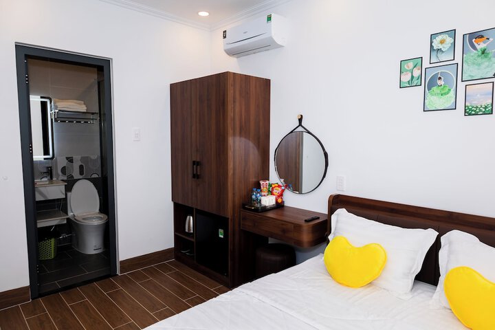 Room 14 of 23