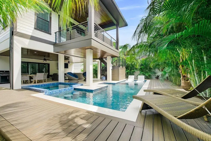 Pool 18 of 26