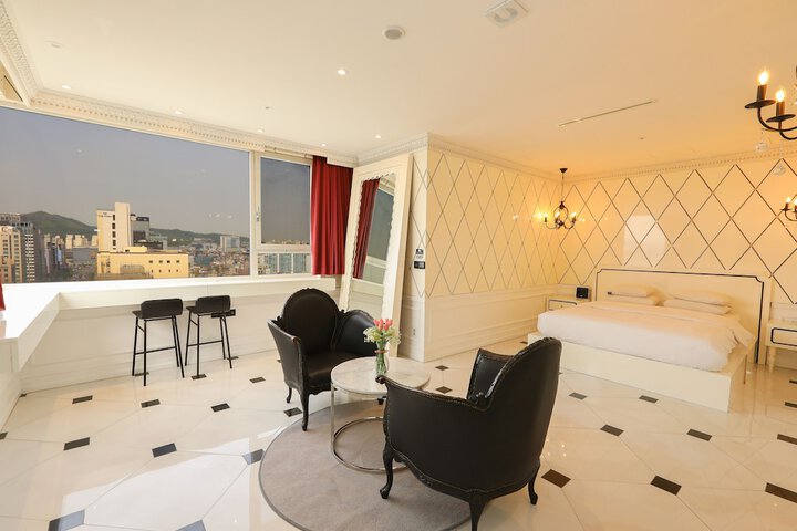 Room 9 of 59