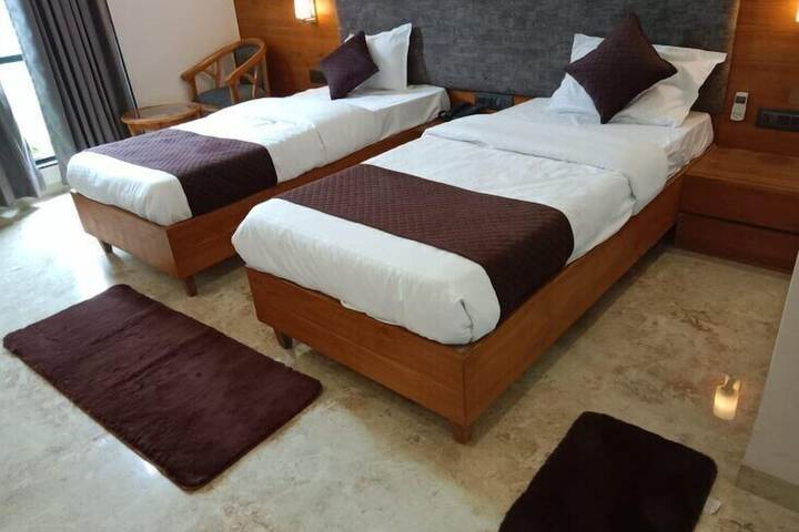 Room 6 of 23