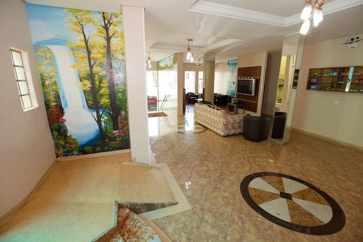 Entrance & Lobby