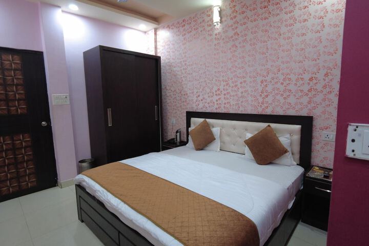 Room 7 of 50