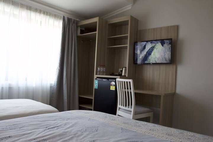 Room 14 of 28