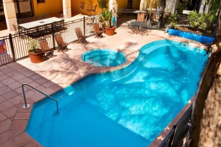 Pool 19 of 39