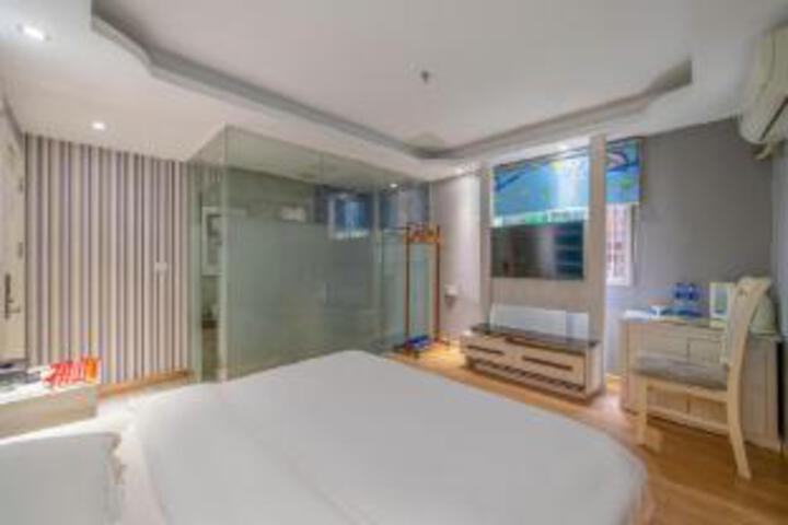 Room 21 of 23