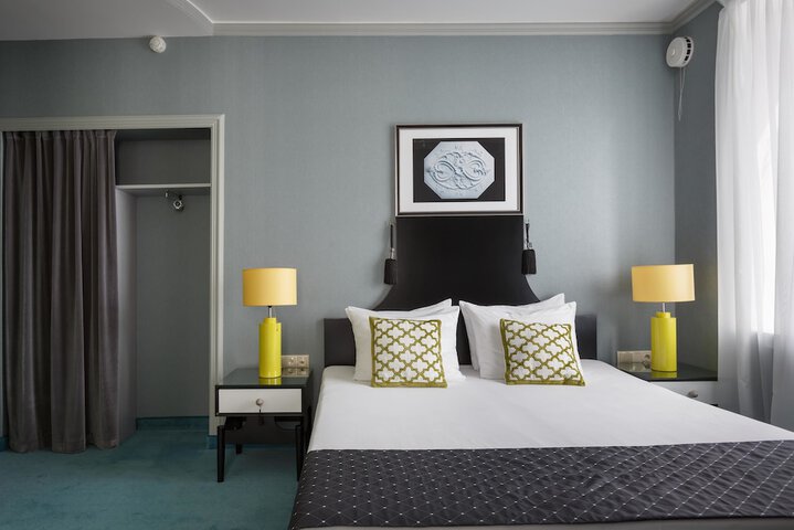 Room 9 of 44
