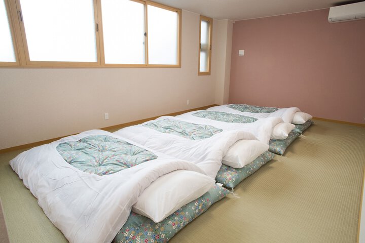 Room 27 of 85