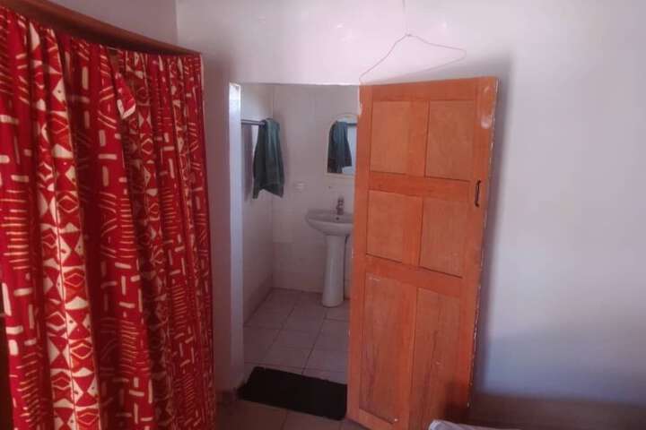 Room 6 of 15