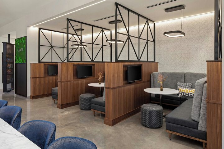 Entrance & Lobby