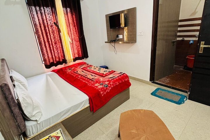 Room 8 of 24