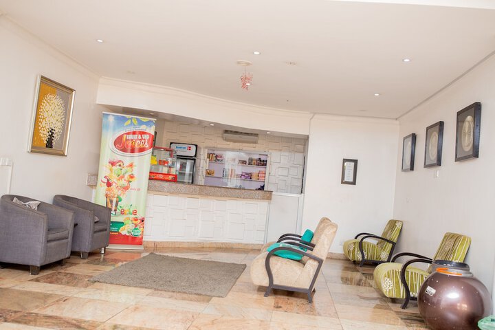 Lounge 39 of 69
