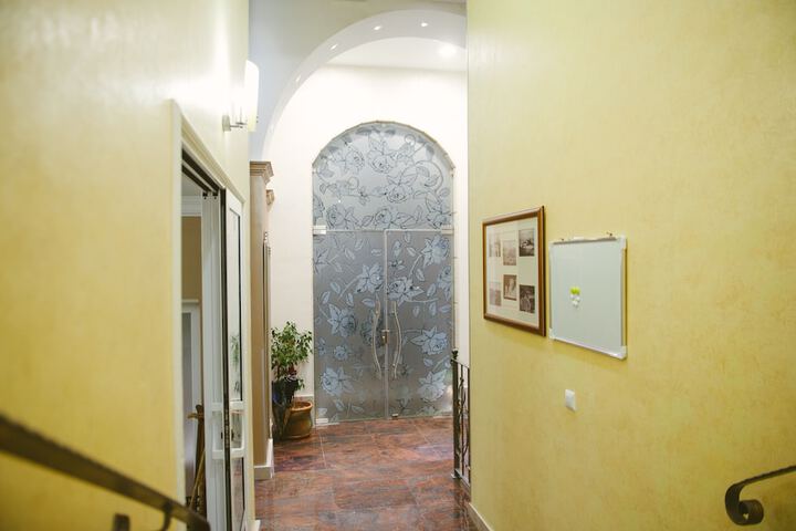 Hotel Interior 7 of 103