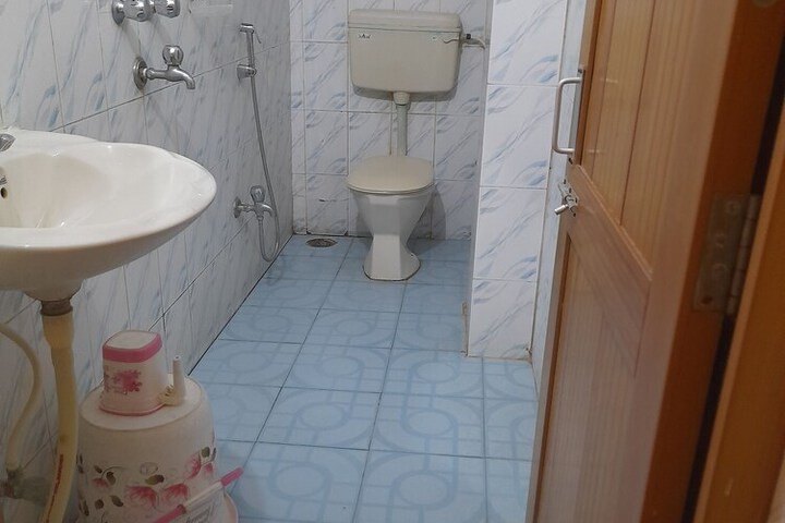 Room 18 of 18