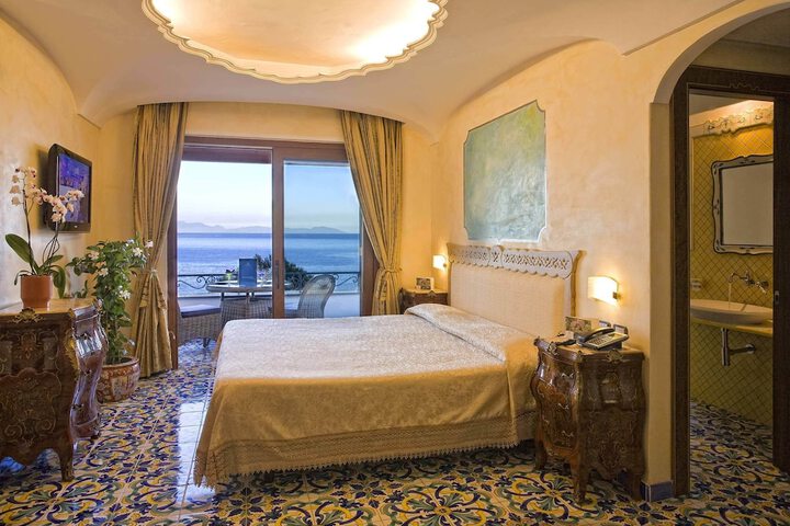 Room 15 of 82