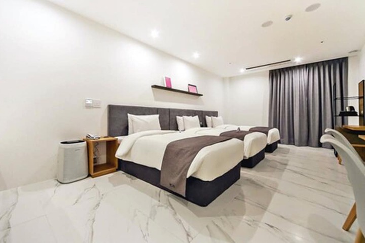 Room 15 of 78