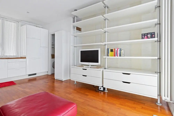 Room 5 of 13