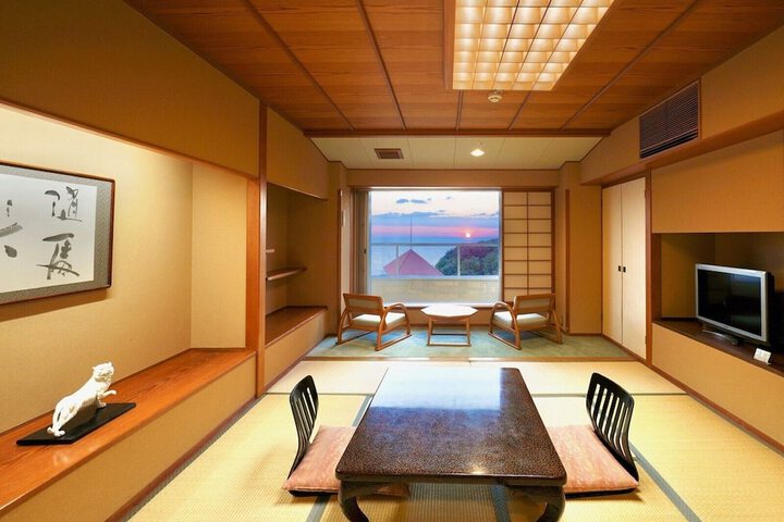 Room 30 of 82