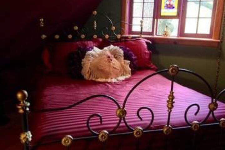 Room 8 of 25