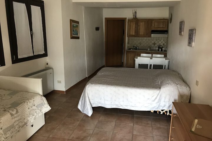 Room 32 of 35