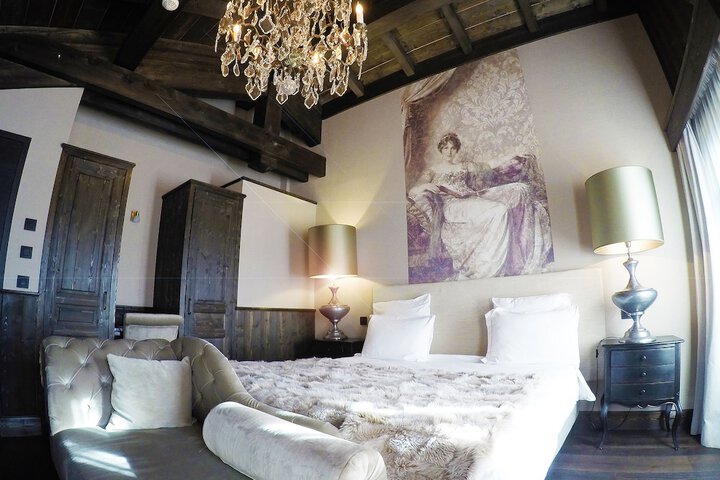 Room 13 of 49