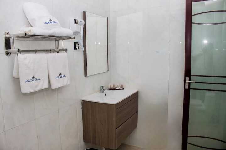 Room 7 of 14