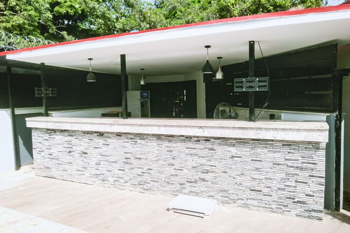 Pool 34 of 40