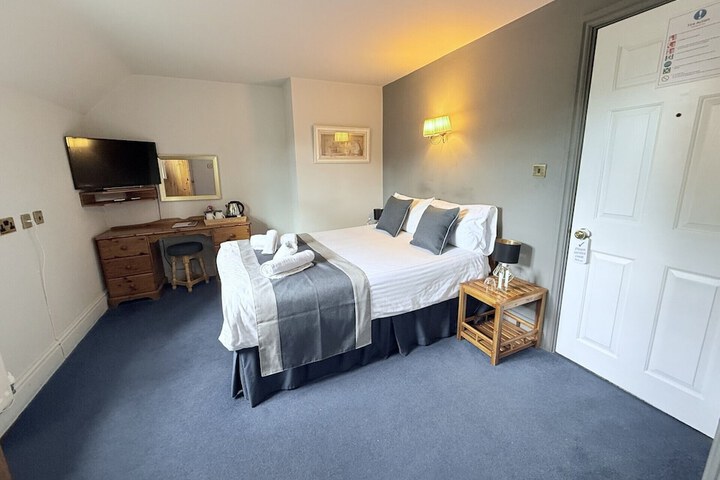 Room 12 of 32