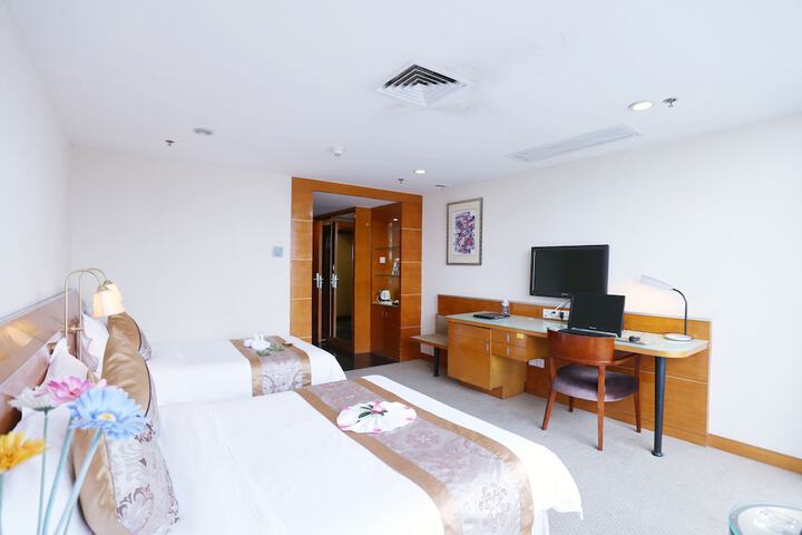 Room 9 of 49