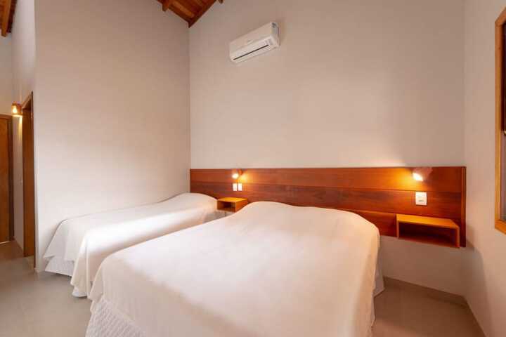 Room 6 of 99