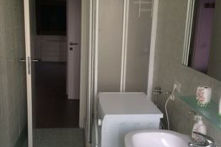 Room 24 of 499