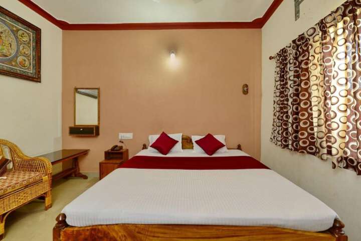 Goroomgo Surya Inn Konark