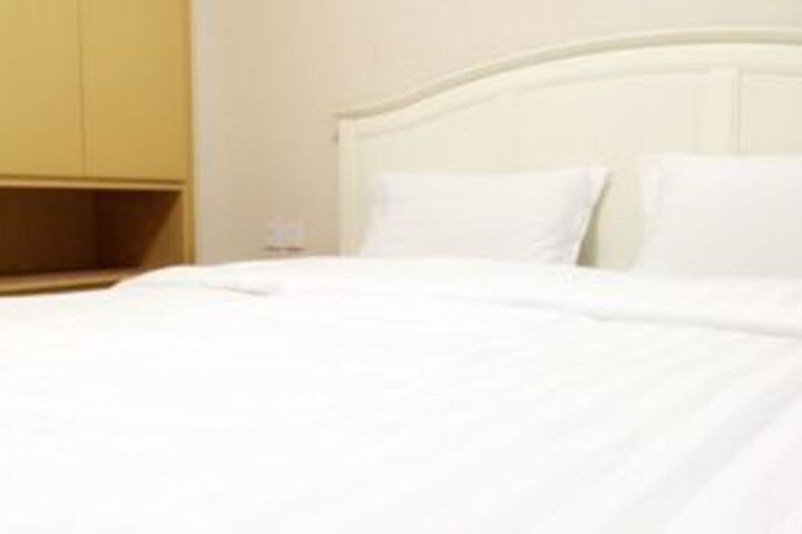 Room 25 of 37