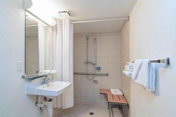 Room 16 of 23