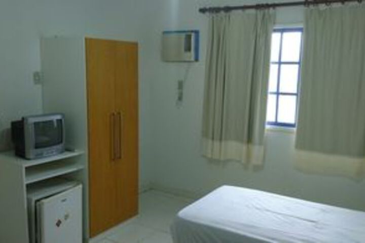 Room 21 of 40