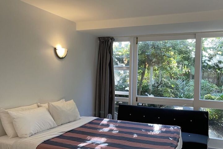 Room 21 of 48