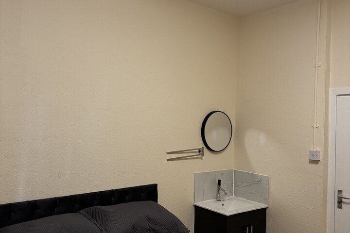 Room 9 of 31