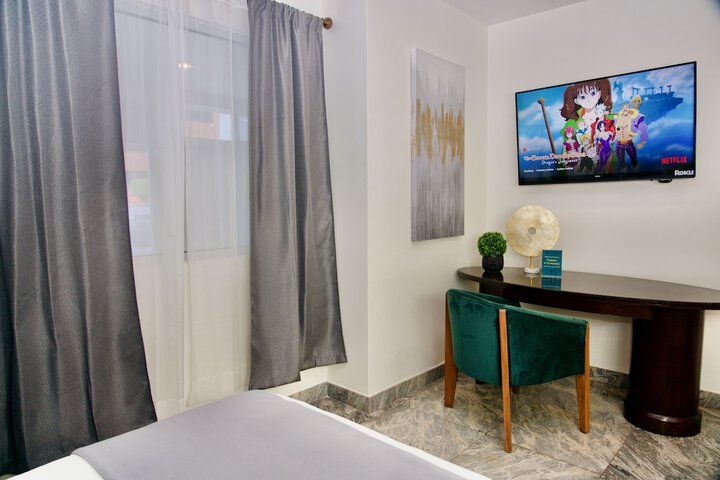 Room 52 of 159